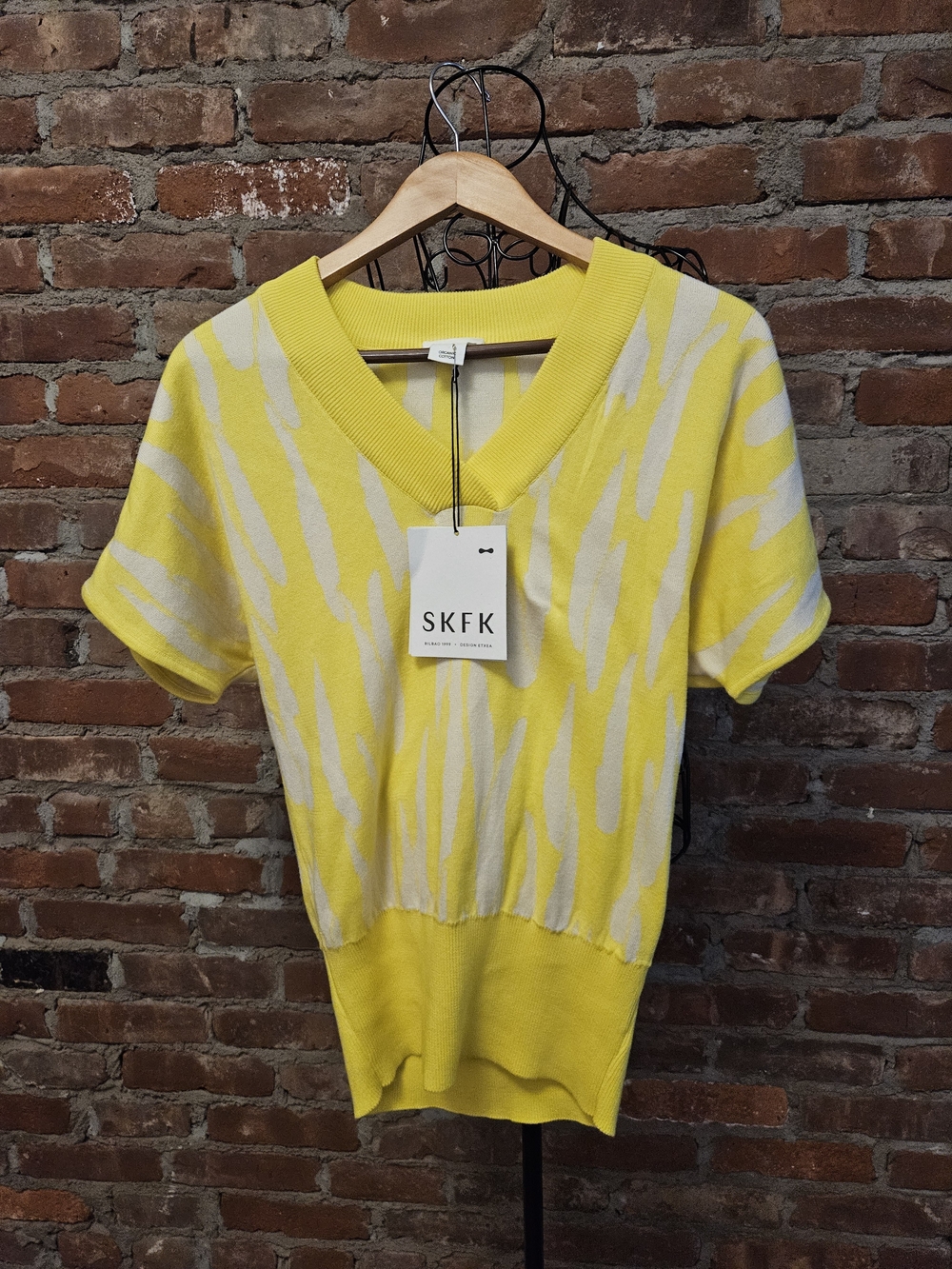 SKFK Yellow & Cream V-Neck Short Sleeve Knit Top Size 6 ORGANIC COTTON MSRP $125